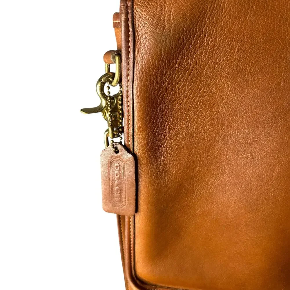 Vintage Coach Station Bag 5130 in British Tan - Picture 3 of 8